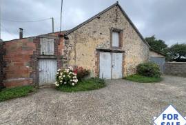 Country House with Outbuilding to Renovate
