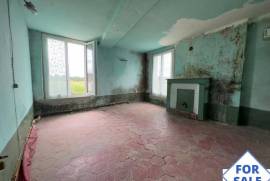 Country House with Outbuilding to Renovate