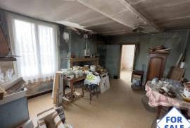 Country House with Outbuilding to Renovate