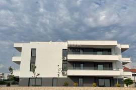 ISOLA DI PAG, NOVALJA - appartamento in nuova costruzione ottima posizione 2 camere + soggiorno