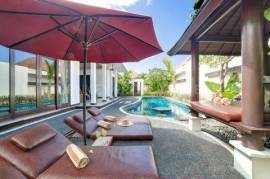 Luxurious Villas Designed in a Modern Balinese Style, 100 meters from the Bay