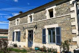 €191480 - Spacious Stone Property With Attached Barn In A Quiet Hamlet