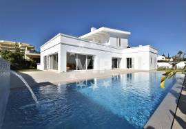 GALE - 4 BEDROOM VILLA - PRIVATE POOL - GARAGE - SEA VIEW