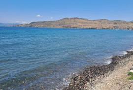 Excellent House With Land For Renovation in Petra Lesvos