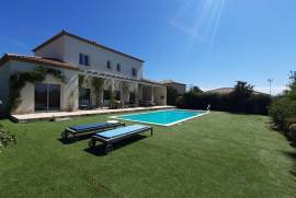 Superb And Elegant Villa With 180 M2 Habitables On 964 M2 Of Land And Breathtaking Views