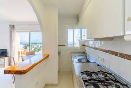 Development of bungalows located in a quiet residential area with spectacular views of the Mediterranean Sea and the Penon de Ifach. Townhouses with 1, 2, and 3 bedrooms.