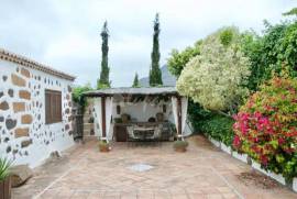 3 Bedroom Country House For Sale In Arona LP33518