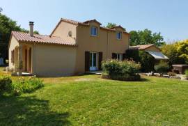 Excellent 5 Bed Villa With Apartment For Sale in Valence-en-Poitou