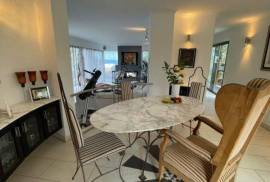 Outstanding Luxury Villa + 3 Apartments
