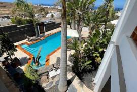 Outstanding Luxury Villa + 3 Apartments