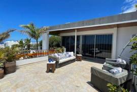 Outstanding Luxury Villa + 3 Apartments