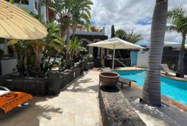 Outstanding Luxury Villa + 3 Apartments