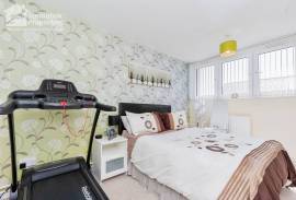4 bedroom, Maisonette for sale