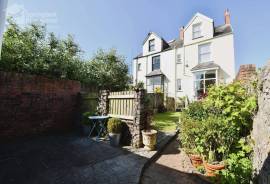 6 bedroom, Semi-detached house for sale