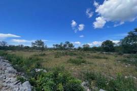 ATTRACTIVE BUILDING LAND WITH SEA VIEW, IN A QUIET LOCATION!