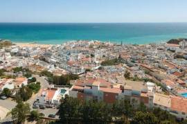 2 Bedroom Apartment with Sea View and Garage in the Center of Albufeira!