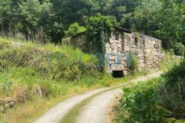 Land of 1500m2 with ruin for reconstruction, Agrela, Penafiel