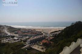 Building with 2 Apartments T3 with large plot and pool North of Nazaré