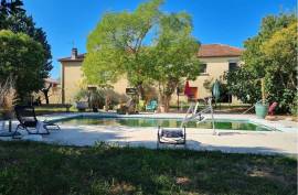 Detached Country House with Swimming Pool