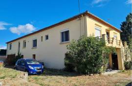 Detached Country House with Swimming Pool