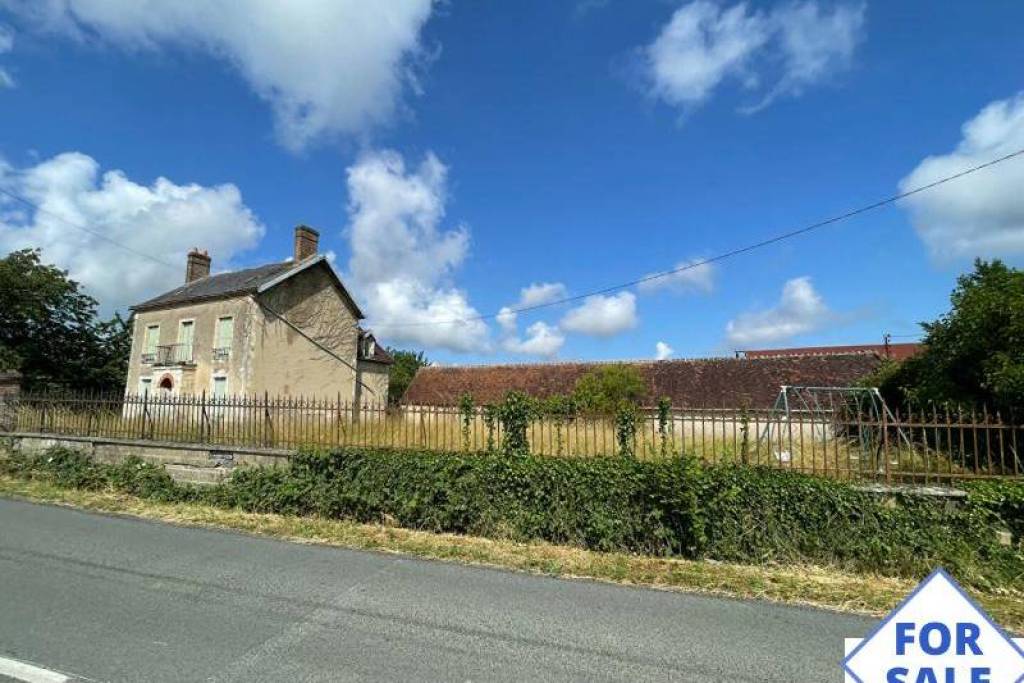 Detached Country House with Outbuildings