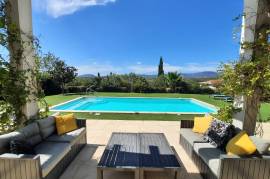 Detached Villa With Pool And Breathtaking Views