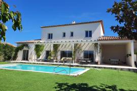Detached Villa With Pool And Breathtaking Views