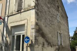 Town House with Potential For Apartment Above
