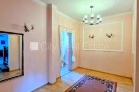 Detached house for rent in Jurmala, 250.00m2