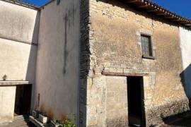 €129000 - Verteuil-Sur-Charente : Two Independent Properties With Views Of The Chateau