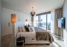 Impressive three-bedroom penthouse apartment with fabulous sea views