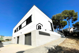 Spectacular brand new design house in Tarragona (Costa Daurada)