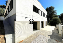 Spectacular brand new design house in Tarragona (Costa Daurada)