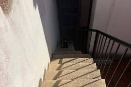 Duplex in a building with 2 neighbors for sale in the Center of Palamós