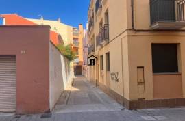 Duplex in a building with 2 neighbors for sale in the Center of Palamós
