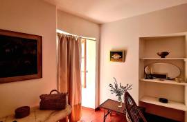 Beautiful Character House With 4 Bedrooms, 2 Bathrooms And Full Of Charm Beautiful Character House With 4 Bedrooms, 2 Bathrooms And Full Of Charm