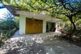 Casa enorme de 2 dormitorios con bonito jardín cerca de la ciudad de Ruse
