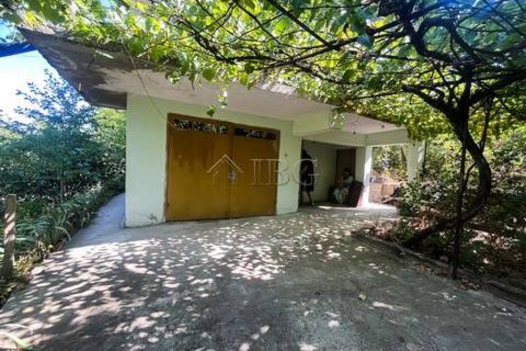 Massives 2-Bett-Haus mit schönem Garten in der Nähe der Stadt Ruse