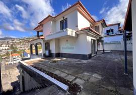 5 bedroom villa located in São Roque - Funchal