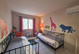 Beautiful Villa With 248 M2 Of Living Space Offering 7 Bedrooms On A 2160 M2 Plot With Pool And Views And Partly Constructible.