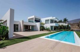 5 Bedrooms - Villa - Tenerife - For Sale