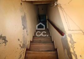 3-storey building to restore in the Historic Area of Chaves