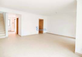 New 3 bedroom villa in Cond. Closed - Orange Golf Village Development - Alcantarilha
