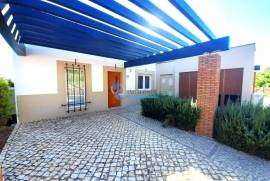 Townhouse T3 available for annual rental - Mexilhoeira Grande