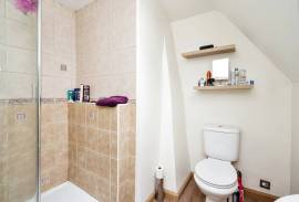 4 bedroom, Detached house for sale