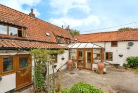 4 bedroom, Detached house for sale