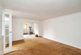 4 bedroom, Detached house for sale