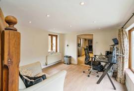 4 bedroom, Detached house for sale