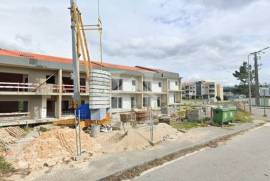 MORADIA T5 NOVA, EM ZONA NOBRE DE LEIRIA