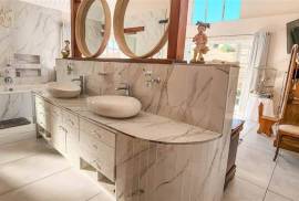 Stunning Farmhouse & Separate Cottages For Sale in Kokstad KwaZulu-Natal South Africa